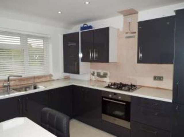  Image of 2 bedroom Maisonette for sale in Harvey Road Northolt UB5 at Northolt  Northolt, UB5 6QT