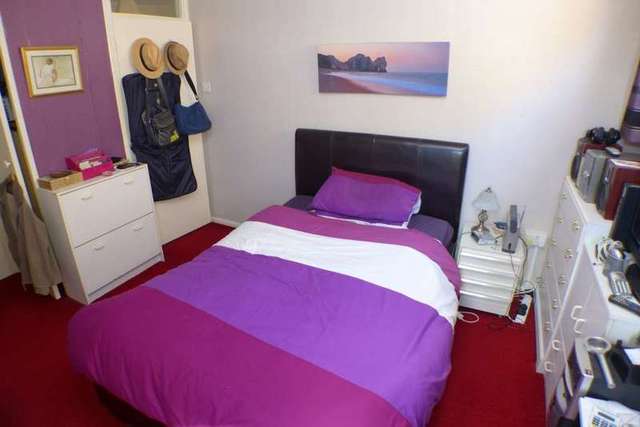  Image of 1 bedroom Flat for sale in Hatherley Road Sidcup DA14 at Hatherley Road  Sidcup, DA14 4AX