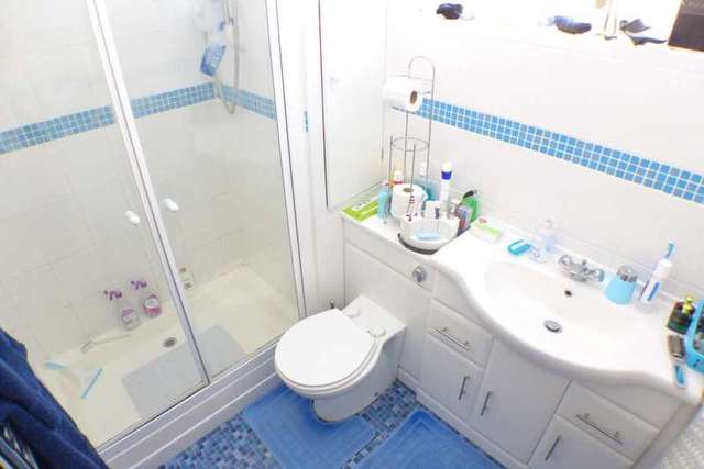  Image of 1 bedroom Flat for sale in Hatherley Road Sidcup DA14 at Hatherley Road  Sidcup, DA14 4AX