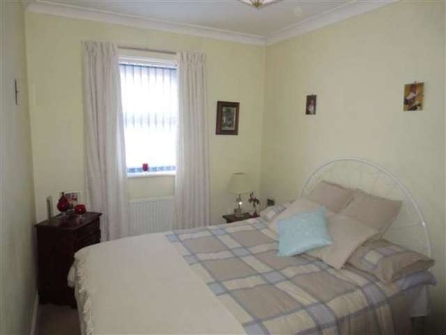  Image of 2 bedroom Bungalow for sale in Haworth Court Belvedere Place Scarborough YO11 at Scarborough, YO11 2QQ