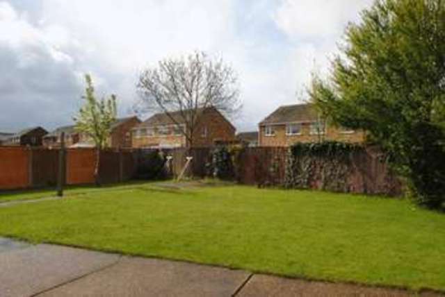  Image of 3 bedroom Semi-Detached house for sale in Hawthorn Avenue Immingham DN40 at Hawthorn Avenue  Immingham, DN40 1AR