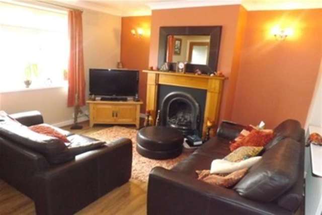  Image of 2 bedroom Detached house to rent in Hawthorne Road Willenhall WV12 at Willenhall, WV12 5LS