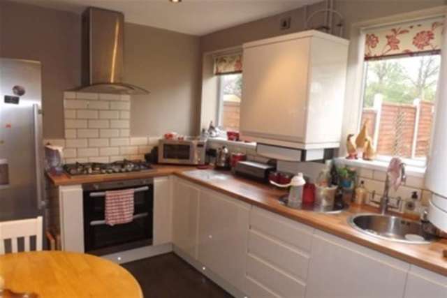  Image of 2 bedroom Detached house to rent in Hawthorne Road Willenhall WV12 at Willenhall, WV12 5LS