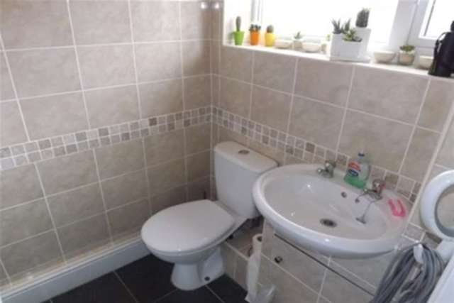  Image of 2 bedroom Detached house to rent in Hawthorne Road Willenhall WV12 at Willenhall, WV12 5LS
