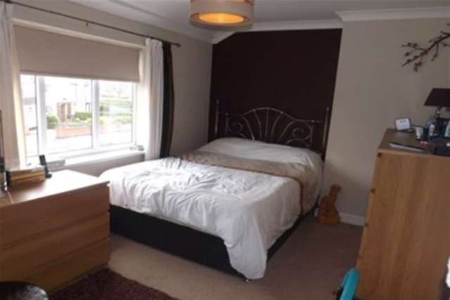  Image of 2 bedroom Detached house to rent in Hawthorne Road Willenhall WV12 at Willenhall, WV12 5LS