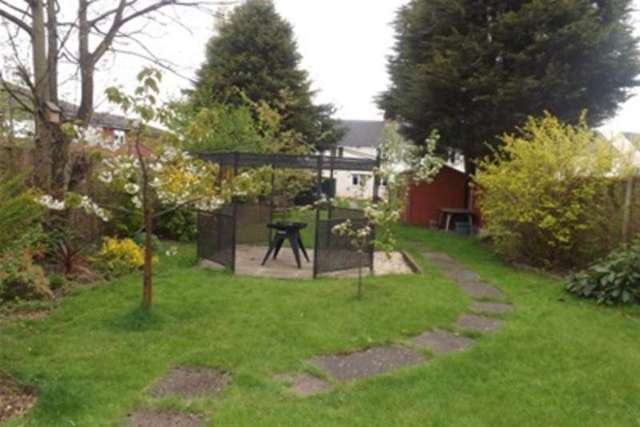  Image of 2 bedroom Detached house to rent in Hawthorne Road Willenhall WV12 at Willenhall, WV12 5LS