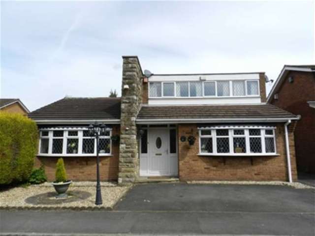  Image of 4 bedroom Detached house for sale in Heathfield Drive Bloxwich Walsall WS3 at Bloxwich, WS3 3NN