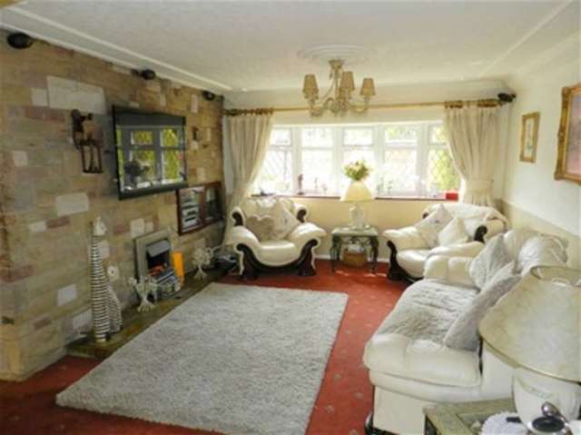 Image of 4 bedroom Detached house for sale in Heathfield Drive Bloxwich Walsall WS3 at Bloxwich, WS3 3NN
