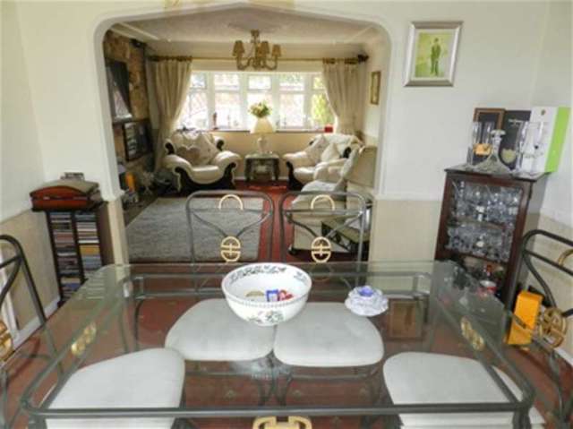  Image of 4 bedroom Detached house for sale in Heathfield Drive Bloxwich Walsall WS3 at Bloxwich, WS3 3NN
