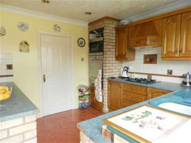  Image of 4 bedroom Detached house for sale in Heathfield Drive Bloxwich Walsall WS3 at Bloxwich, WS3 3NN