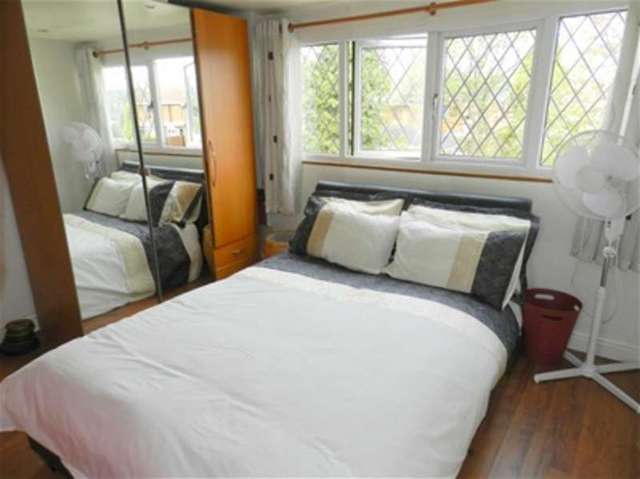  Image of 4 bedroom Detached house for sale in Heathfield Drive Bloxwich Walsall WS3 at Bloxwich, WS3 3NN