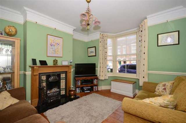  Image of 3 bedroom Terraced house for sale in Heaton Road Canterbury CT1 at Canterbury Kent Canterbury, CT1 3PY