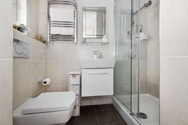  Image of 2 bedroom Flat for sale in Heene Terrace Worthing BN11 at Heene Terrace  Worthing, BN11 3NR