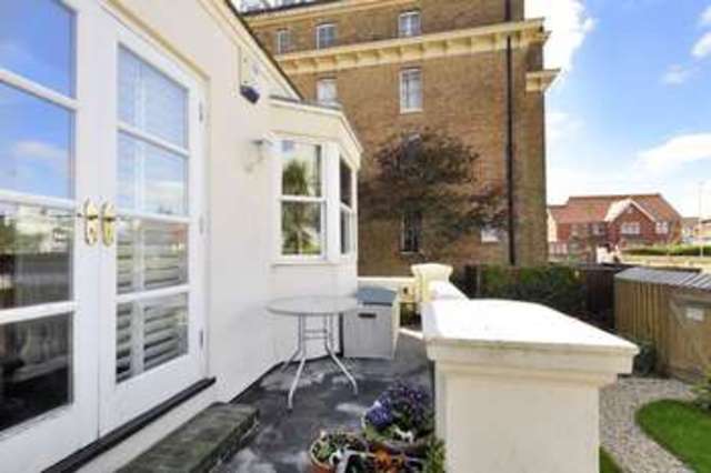  Image of 2 bedroom Flat for sale in Heene Terrace Worthing BN11 at Heene Terrace  Worthing, BN11 3NR