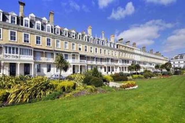  Image of 2 bedroom Flat for sale in Heene Terrace Worthing BN11 at Heene Terrace  Worthing, BN11 3NR
