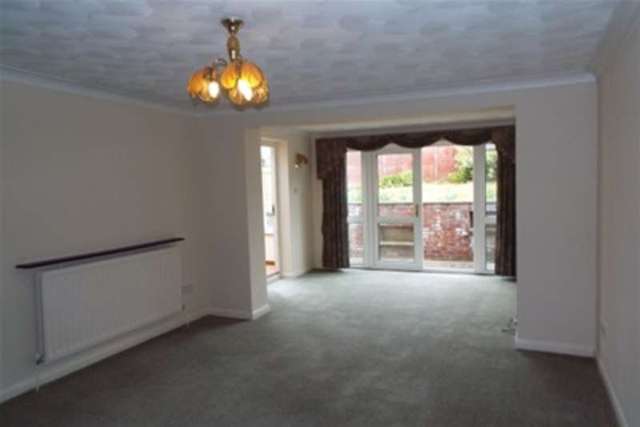  Image of 2 bedroom Bungalow to rent in Hefford Road East Cowes PO32 at East Cowes, PO32 6QU