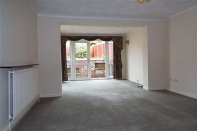  Image of 2 bedroom Bungalow to rent in Hefford Road East Cowes PO32 at East Cowes, PO32 6QU