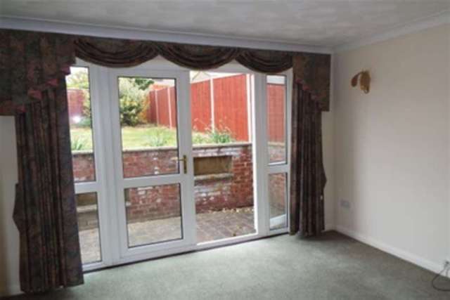  Image of 2 bedroom Bungalow to rent in Hefford Road East Cowes PO32 at East Cowes, PO32 6QU