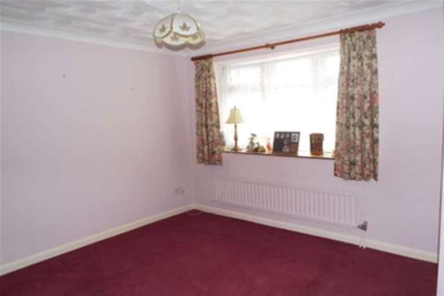 Image of 2 bedroom Bungalow to rent in Hefford Road East Cowes PO32 at East Cowes, PO32 6QU