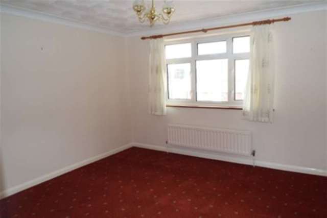  Image of 2 bedroom Bungalow to rent in Hefford Road East Cowes PO32 at East Cowes, PO32 6QU