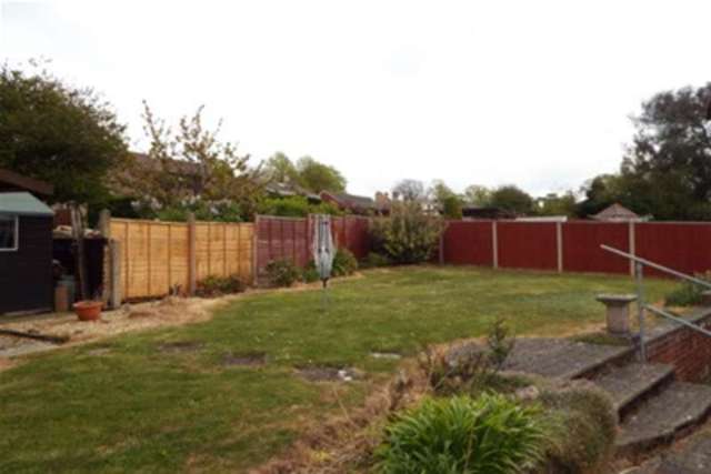  Image of 2 bedroom Bungalow to rent in Hefford Road East Cowes PO32 at East Cowes, PO32 6QU