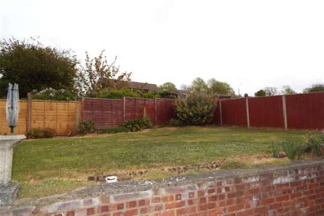  Image of 2 bedroom Bungalow to rent in Hefford Road East Cowes PO32 at East Cowes, PO32 6QU