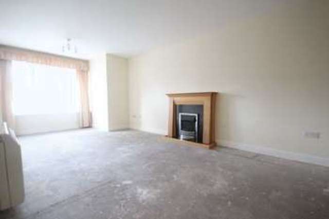  Image of 2 bedroom Flat for sale in Henleaze Road Henleaze Bristol BS9 at Henleaze Road Henleaze Bristol, BS9 4NJ