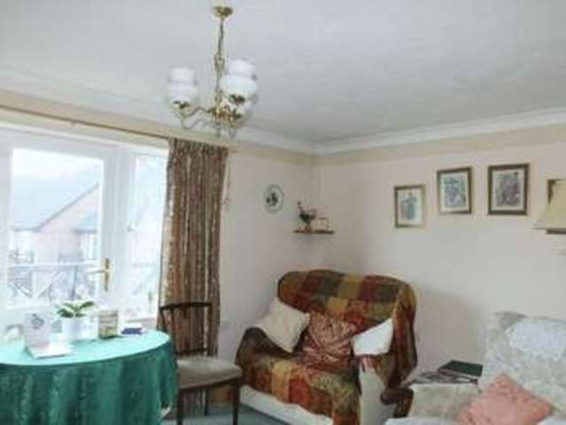  Image of 2 bedroom Flat for sale in Marlborough Road Swindon SN3 at Marlborough Road Old Town Swindon, SN3 1QJ