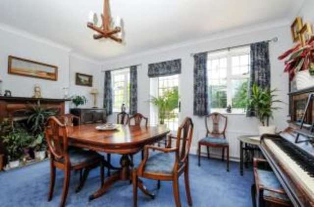 Image of 5 bedroom Detached house for sale in Henville Road Bromley BR1 at Bromley  Bromley, BR1 3HX