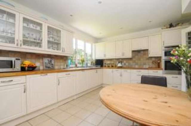  Image of 5 bedroom Detached house for sale in Henville Road Bromley BR1 at Bromley  Bromley, BR1 3HX