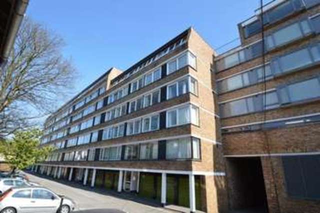  Image of 2 bedroom Flat for sale in High Kingsdown Kingsdown Bristol BS2 at High Kingsdown Kingsdown Bristol, BS2 8DG