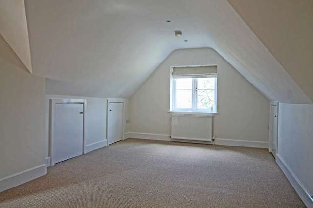  Image of 1 bedroom Flat for sale in High Street Billingshurst RH14 at 118-120 High Street  Billingshurst, RH14 9QS