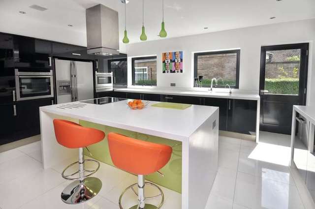  Image of 5 bedroom Detached house for sale in High Street Chalgrove Oxford OX44 at Chalgrove Oxford Oxfordshire, OX44 7SS
