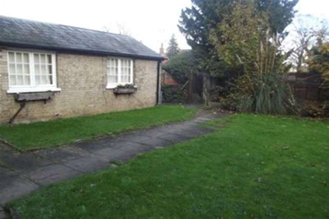  Image of 1 bedroom Flat to rent in High Street Hadleigh Ipswich IP7 at Ipswich, IP7 5EL