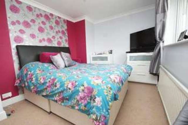  Image of 3 bedroom Detached house for sale in Cheviots Hemel Hempstead HP2 at Cheviots Highfield Hemel Hempstead, HP2 5RD
