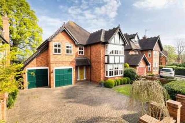 Image of 5 bedroom Detached house for sale in Highfield Road Hertford SG13 at Highfield Road  Hertford, SG13 8BH