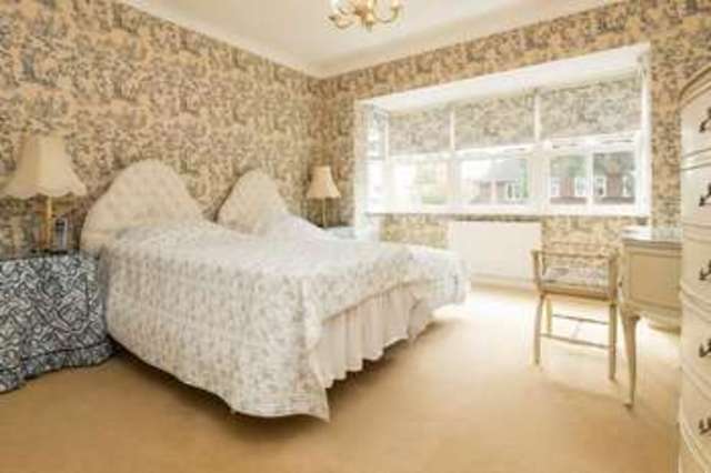  Image of 5 bedroom Detached house for sale in Highfield Road Hertford SG13 at Highfield Road  Hertford, SG13 8BH