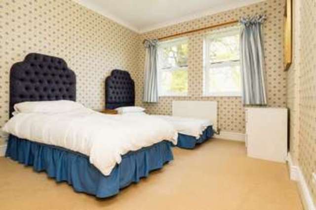  Image of 5 bedroom Detached house for sale in Highfield Road Hertford SG13 at Highfield Road  Hertford, SG13 8BH