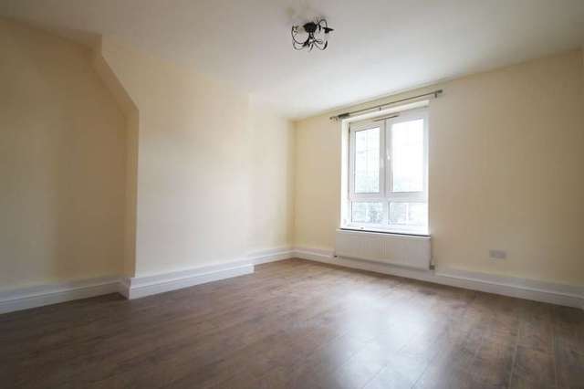  Image of 2 bedroom Apartment to rent in Prusom Street London E1W at Prusom Street  London, E1W 3NN