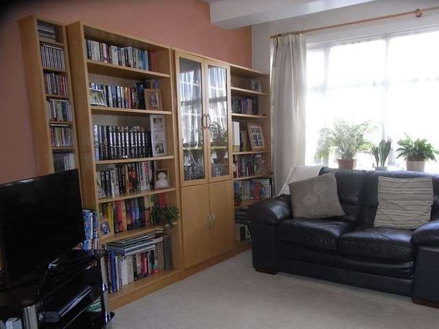  Image of 3 bedroom Terraced house for sale in Hillier Close New Barnet Barnet EN5 at Hillier Close New Barnet New Barnet, EN5 1BE