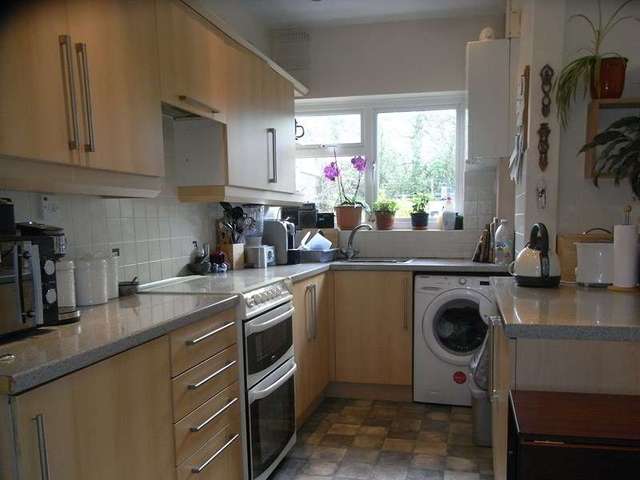  Image of 3 bedroom Terraced house for sale in Hillier Close New Barnet Barnet EN5 at Hillier Close New Barnet New Barnet, EN5 1BE