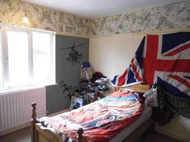  Image of 3 bedroom Terraced house for sale in Hillside Avenue Kettering NN15 at Kettering Northamptonshire Kettering, NN15 6EF