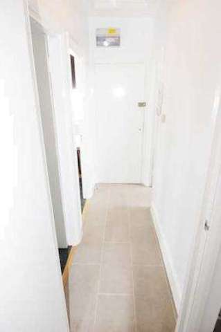  Image of 1 bedroom Flat to rent in High Holborn London WC1V at London WC1V 6RD Holborn, WC1V 6RD
