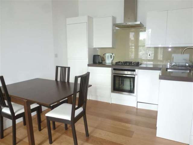  Image of 2 bedroom Apartment to rent in Homestead Road London SW6 at Homestead Road Fulham London, SW6 7DB