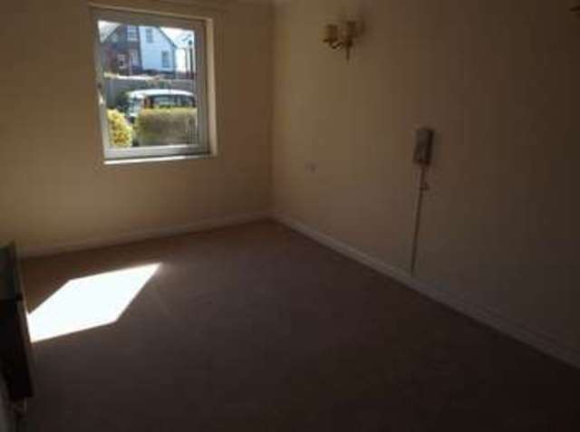  Image of 1 bedroom Flat for sale in Exeter Road Exmouth EX8 at Exeter Road  Exmouth, EX8 1UA