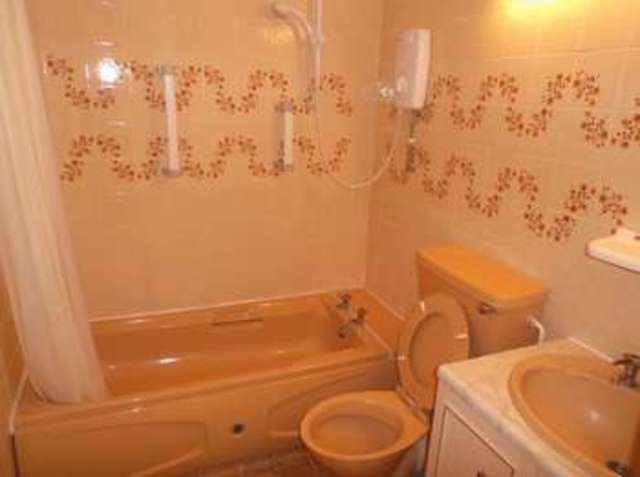  Image of 1 bedroom Flat for sale in Exeter Road Exmouth EX8 at Exeter Road  Exmouth, EX8 1UA