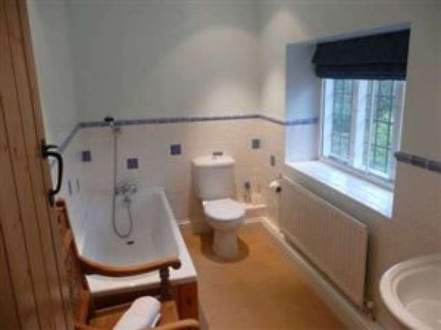  Image of 2 bedroom Flat to rent in Honiley Kenilworth CV8 at Kenilworth Kenilworth Warwickshire, CV8 1NP