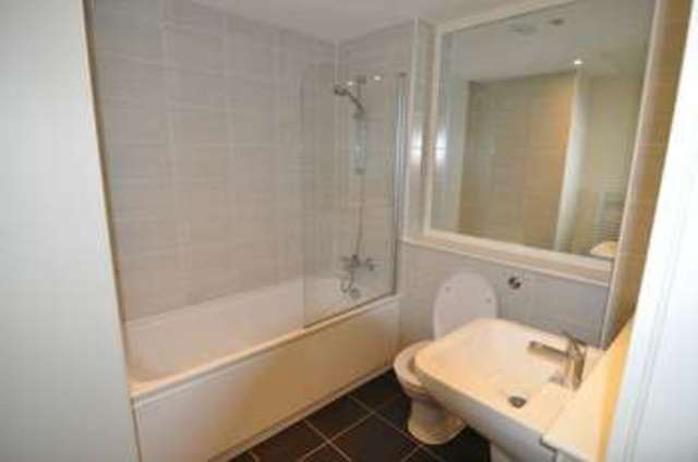 Image of 1 bedroom Flat to rent in Broad Weir Broadmead Bristol BS1 at Broad Weir  Bristol, BS1 3DJ