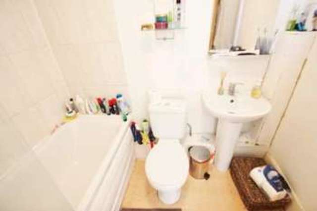  Image of 2 bedroom Flat to rent in Huddleston Road London N7 at Holloway London Holloway, N7 0EH