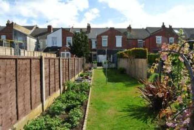  Image of 3 bedroom Terraced house for sale in Huntingtower Road Grantham NG31 at Huntingtower Road  Grantham, NG31 7AZ